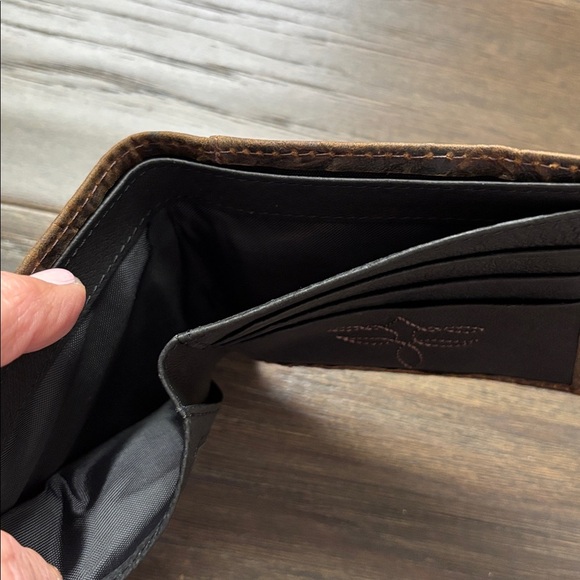 Justin Bi-fold Horse Hair braid on textured genuine leather,RFID,3 card,2 bill - Picture 10 of 14